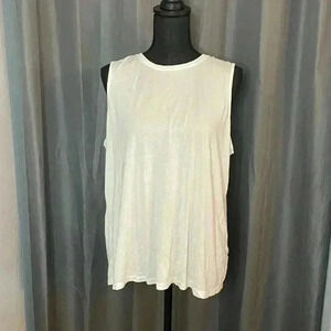 137. Nine West White Tank, XXL